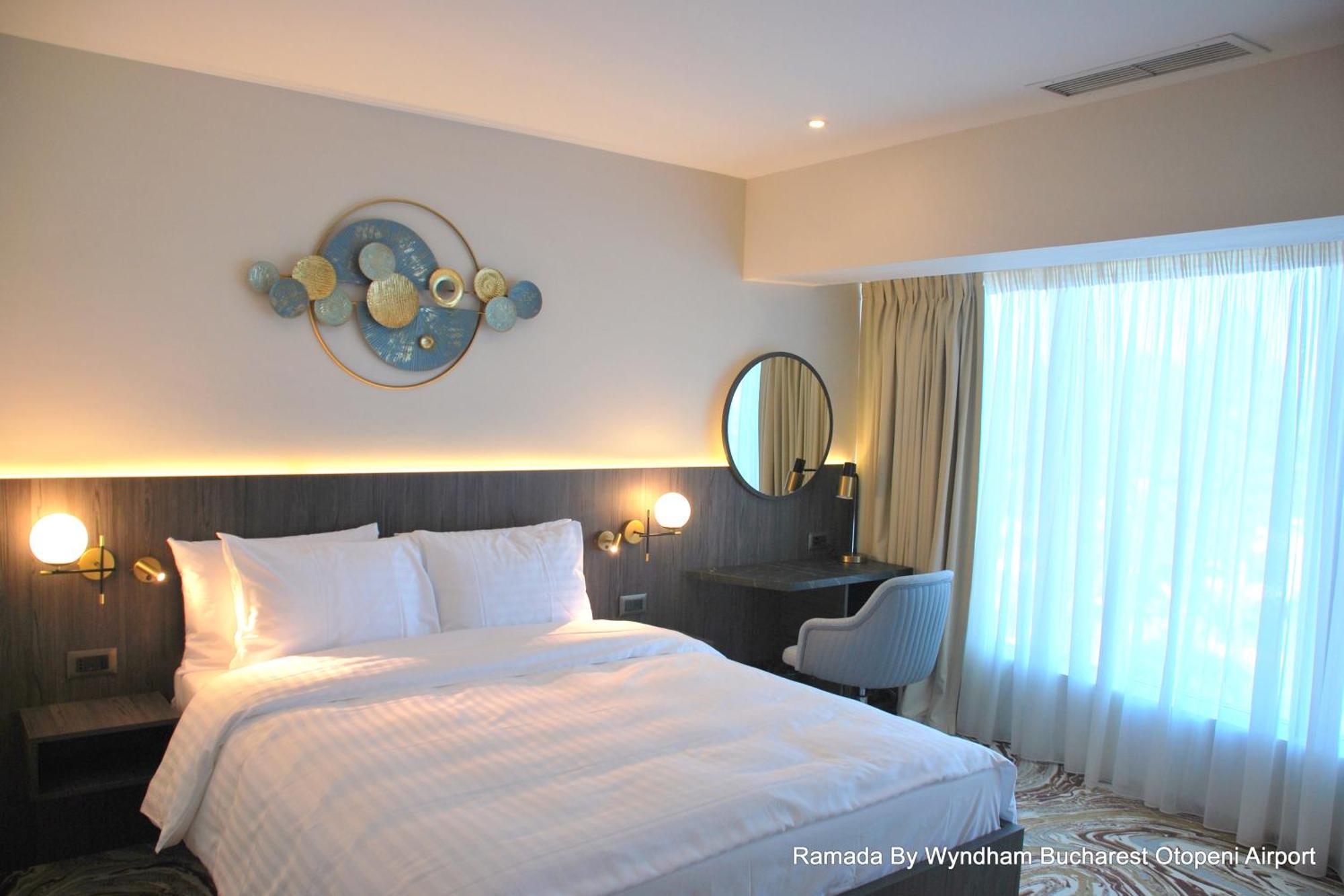 Ramada By Wyndham Bucharest Otopeni Airport Bagian luar foto