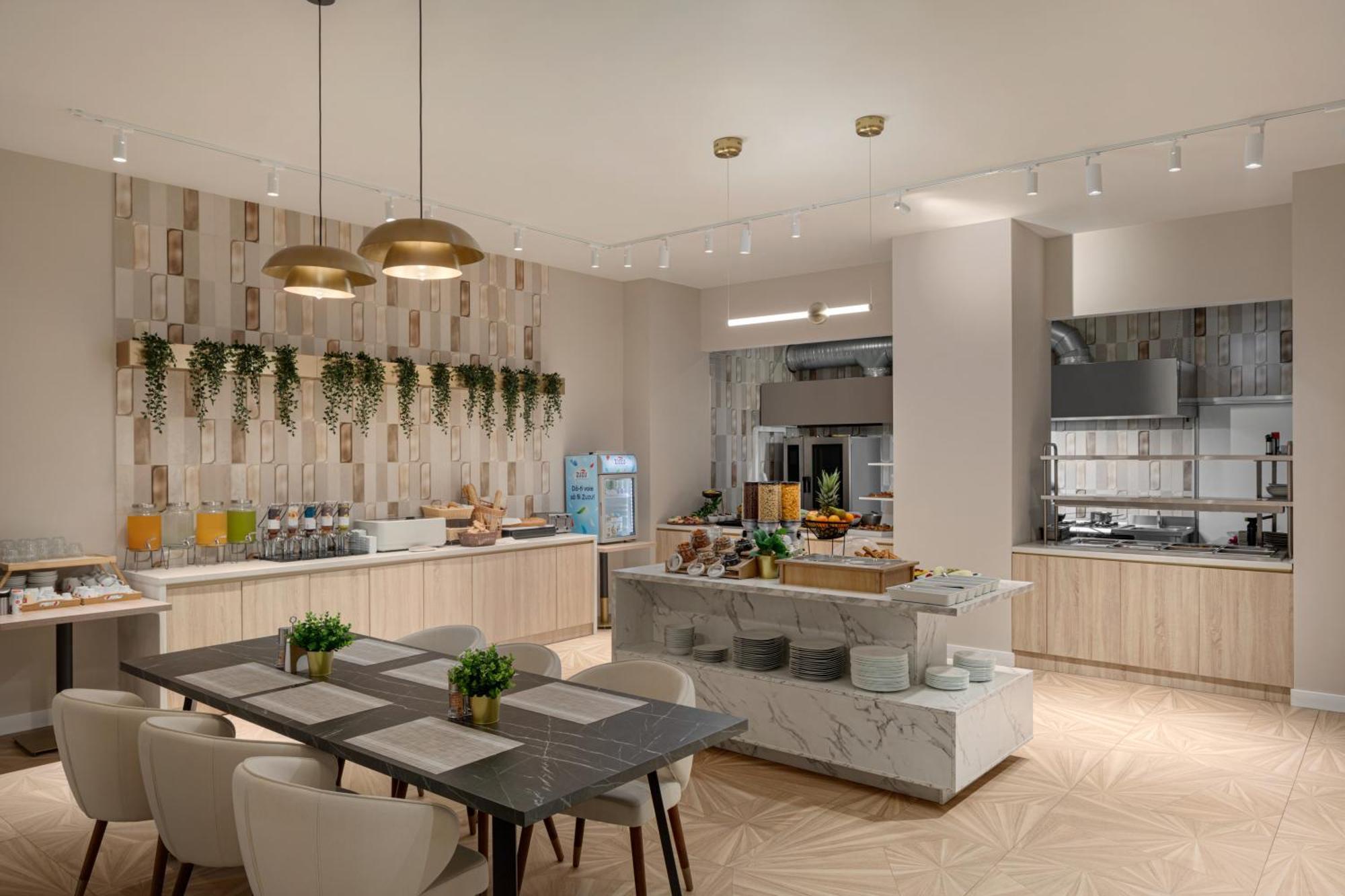 Ramada By Wyndham Bucharest Otopeni Airport Bagian luar foto