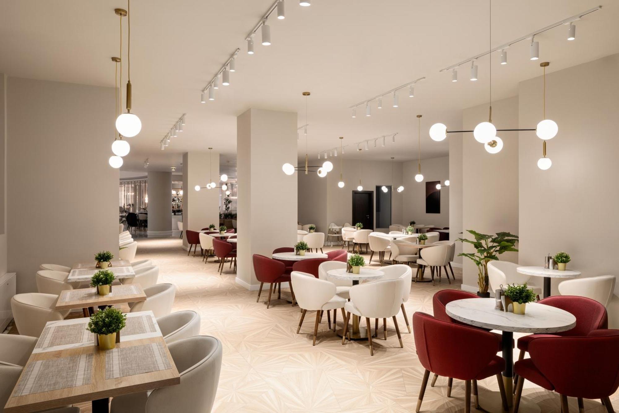 Ramada By Wyndham Bucharest Otopeni Airport Bagian luar foto