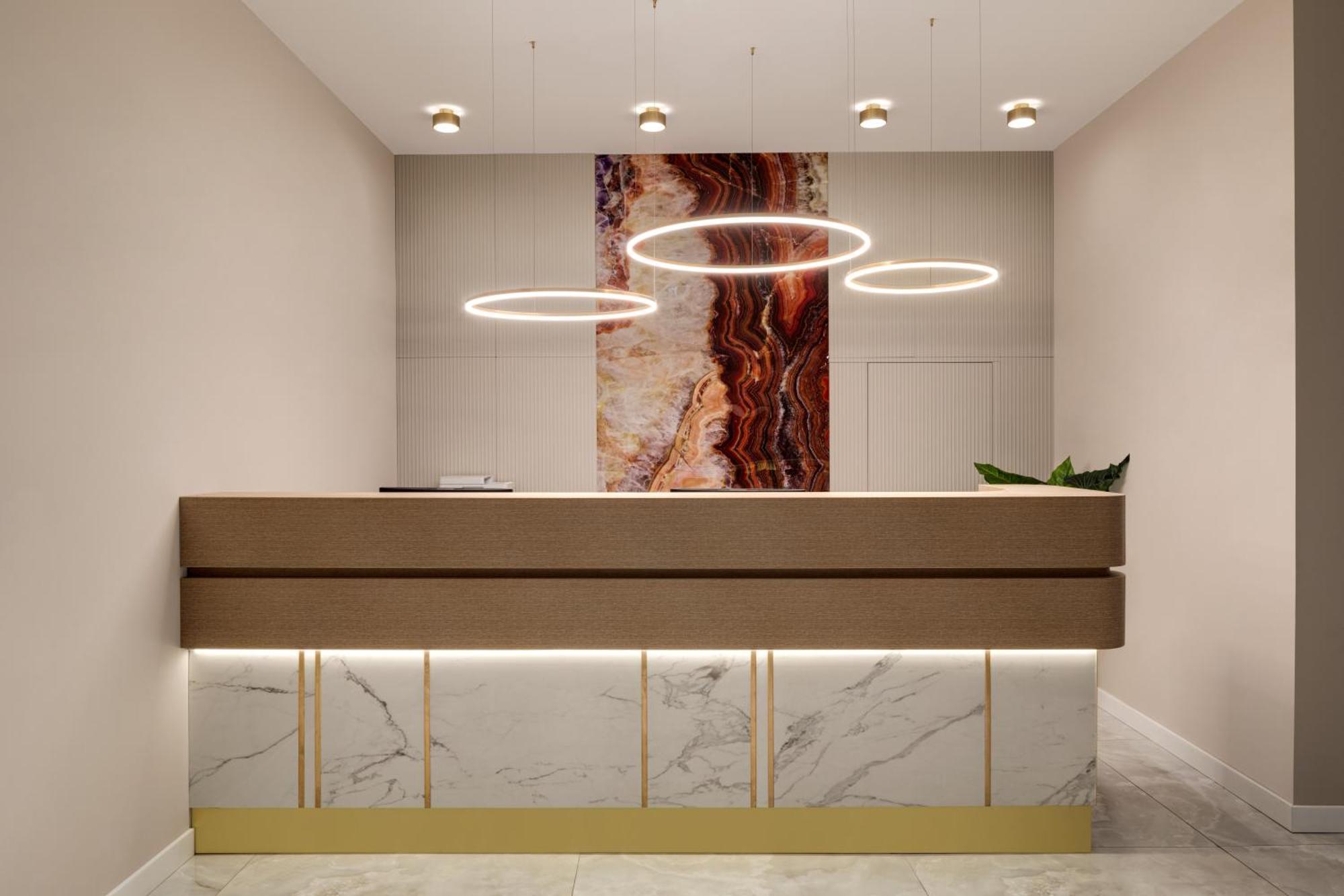Ramada By Wyndham Bucharest Otopeni Airport Bagian luar foto